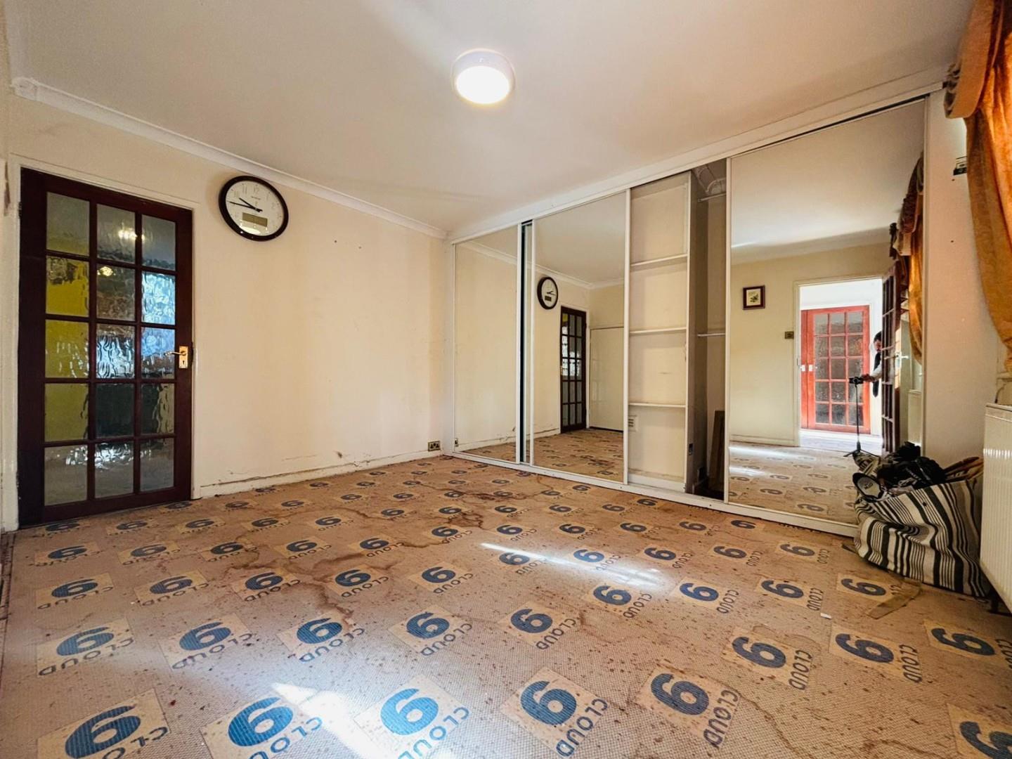 Abbots Road, Edgware, HA8, Edgware